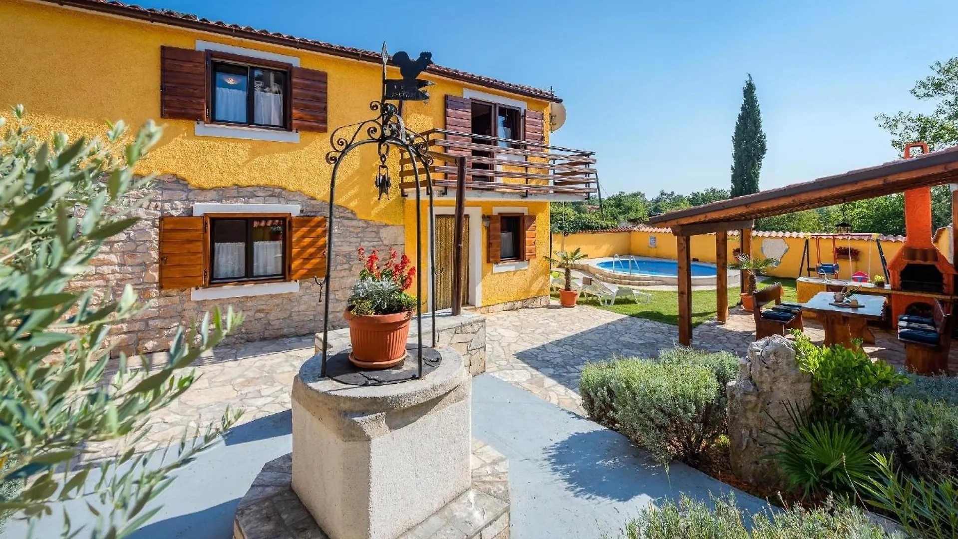 Ferienhaus Mit Privatpool Fuer 5 Personen Ca 60 Qm In Mali Vareski, Istrien Suedkueste Von Istrien