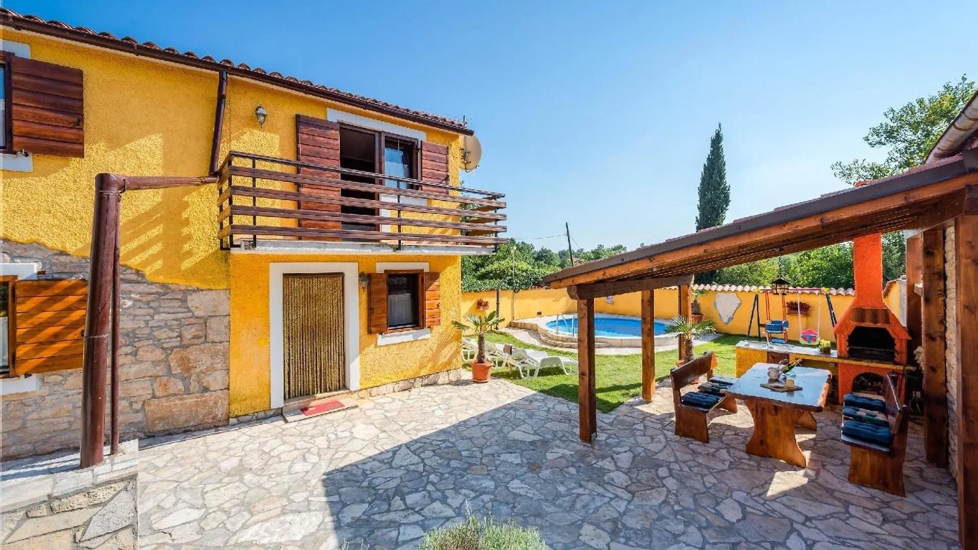 Ferienhaus Mit Privatpool Fuer 5 Personen Ca 60 Qm In Mali Vareski, Istrien Suedkueste Von Istrien
